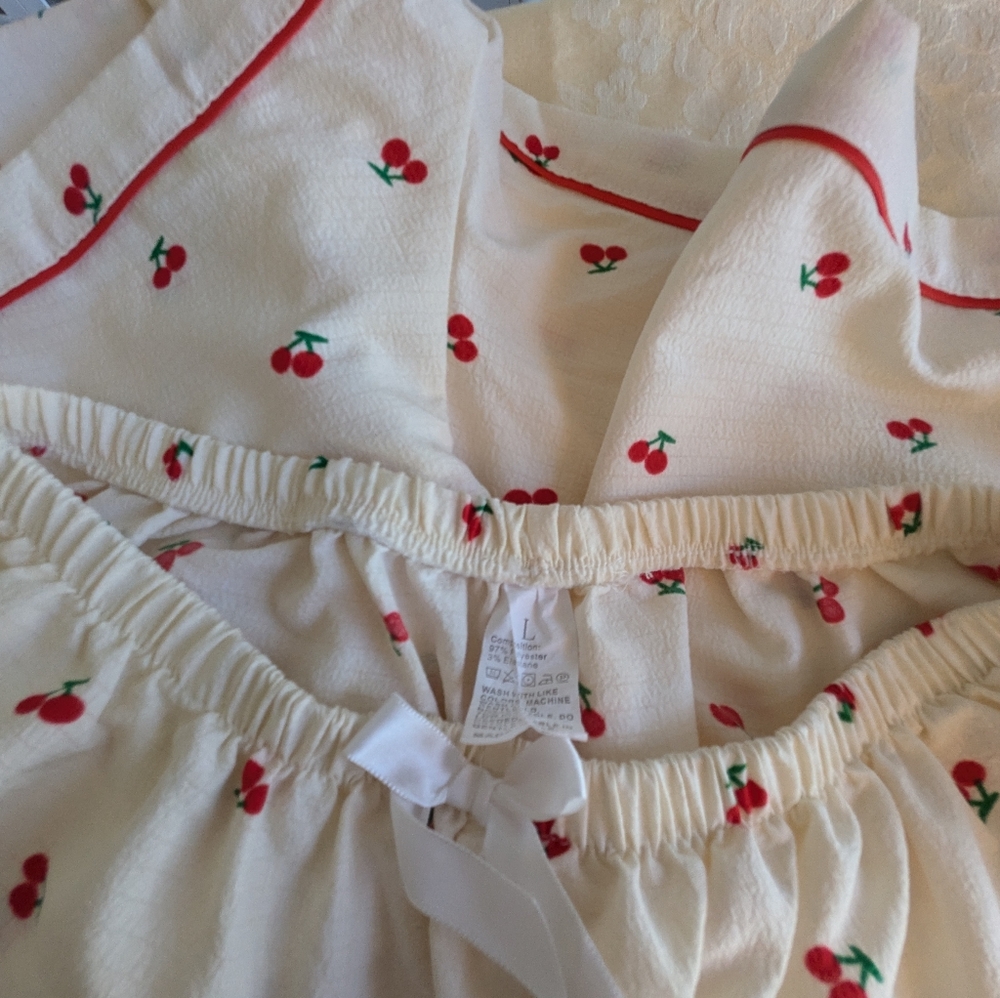 Composition Women's Cherries Print Pajamas Set- Size Large - Picture 6 of 8